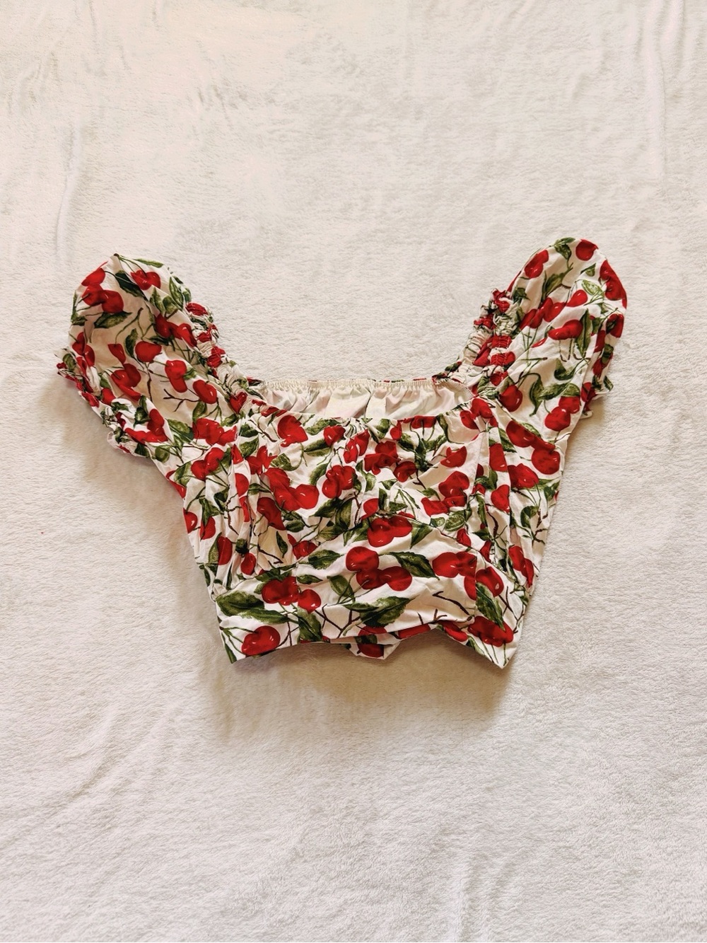 Cider White Cherry-Print Puff Sleeve Crop Top